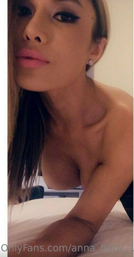 ブルネットの教師OnlyFans HD 写真