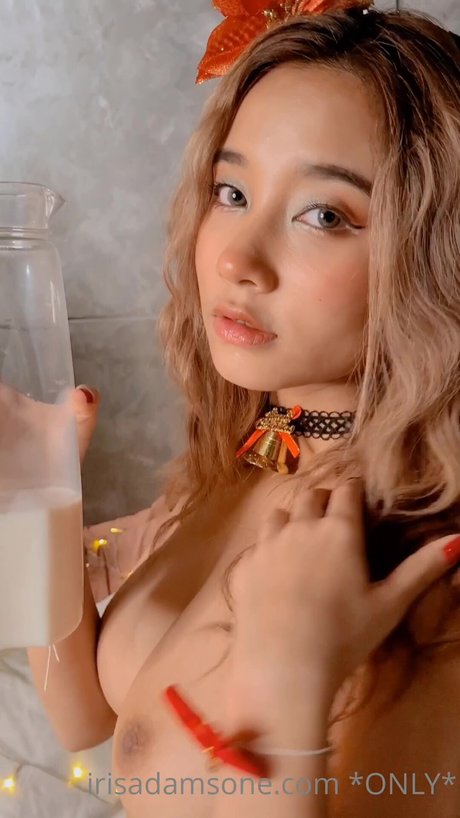 Iris adamsone ポルノモデル 画像