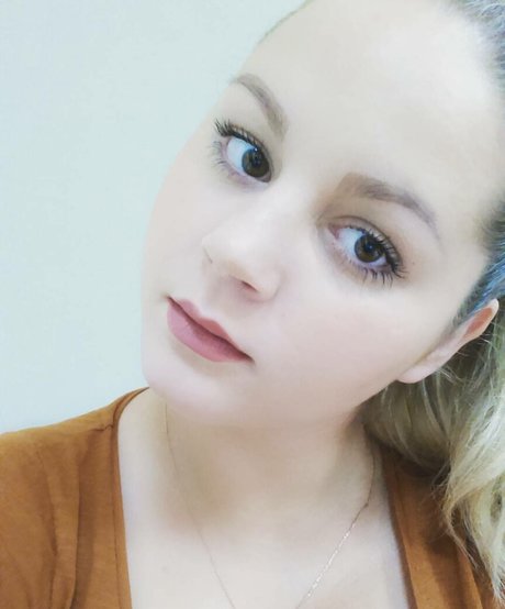 Holly Garner 最高のモデル 写真