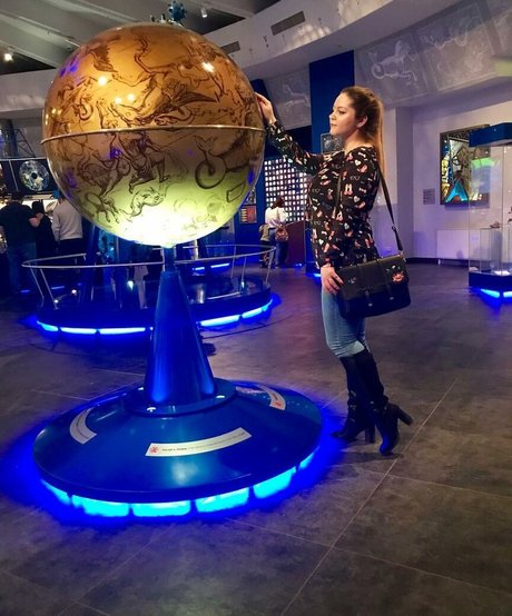 Holly Garner ヌードスター 写真