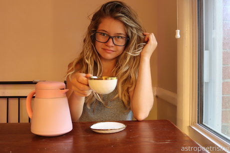 astropoetrising ポルノスター ヌード 画像