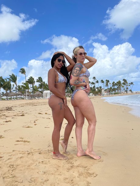 大きな黒いお尻のOnlyFans ヌード 画像