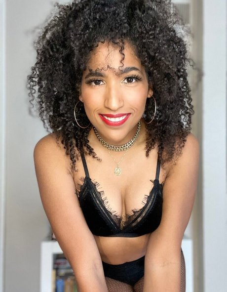 毛深い妊婦OnlyFans 美しい 画像