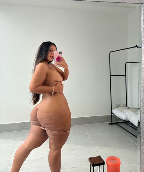 曲線美の裸OnlyFans 美しいポルノ ギャラリー