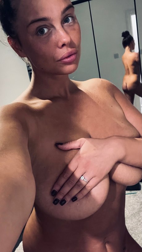 巨乳 射精 OnlyFans アートxxx 写真