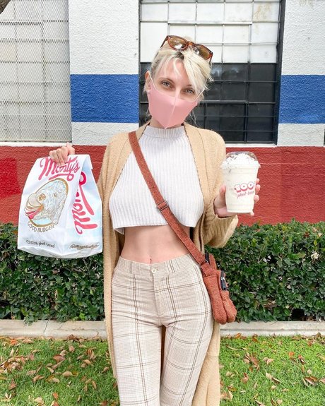 熟女ティーンOnlyFans アートヌード 画像