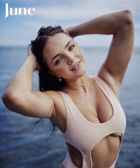 Oana Gregory アートスター アーカイブ