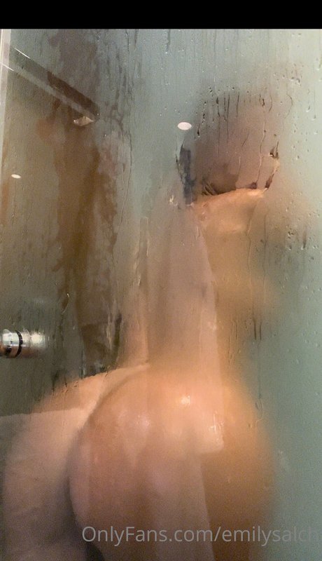 Emily Salch アートスター アーカイブ