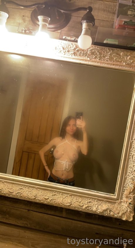 金髪の小柄なOnlyFans セクシーxxx 画像