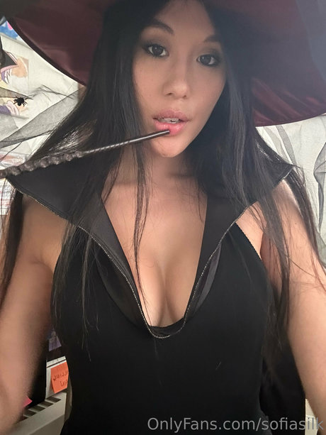 おばあちゃんの巨乳OnlyFans セクシー 画像