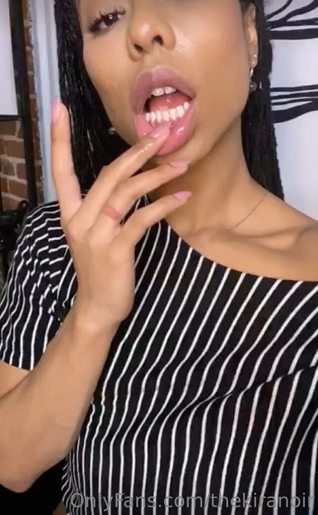 Kira Noir エロティックなスター アーカイブ