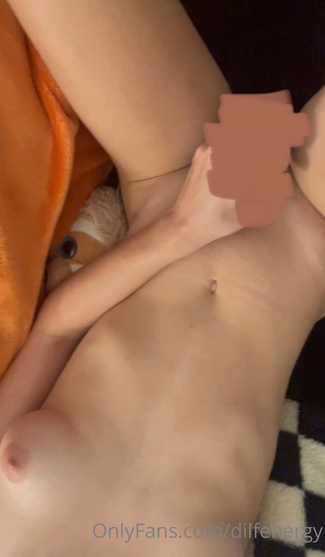 公共の場での猫のOnlyFans セクシーxxx 画像