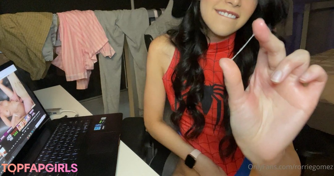 裸のトゥインクOnlyFans ホットxxx 画像