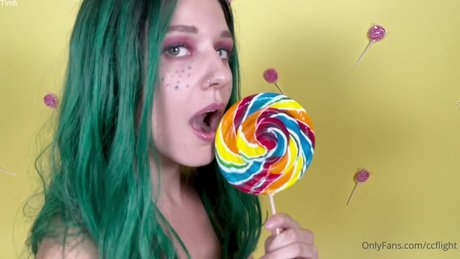 Cecily from Naked Bakers エロティック女優 写真