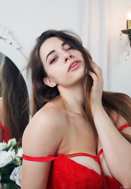 Elle Mira ホットなモデル 画像