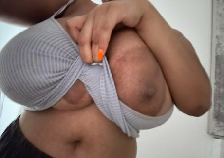 Laya_ ヌードモデル 画像