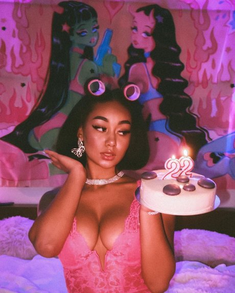 llleasy ポルノスター アダルト 写真