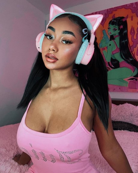 llleasy ホット女優 ギャラリー