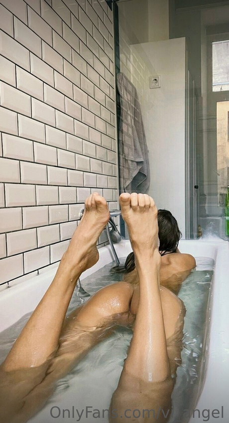 Olya Derkach セクシーモデル 写真