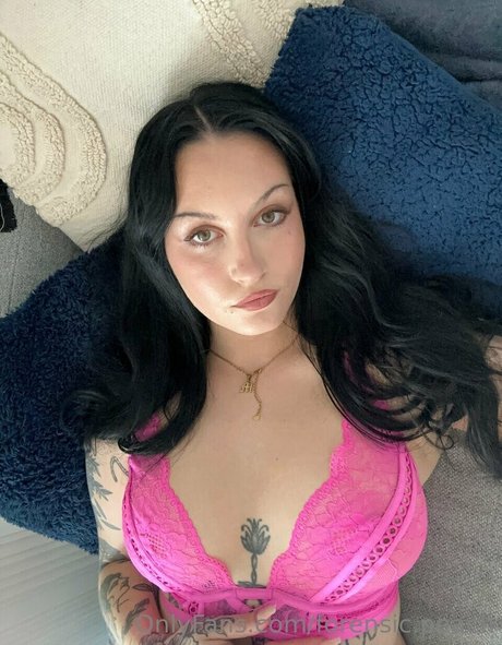 ルビーオンリーファン 無料裸 ギャラリー