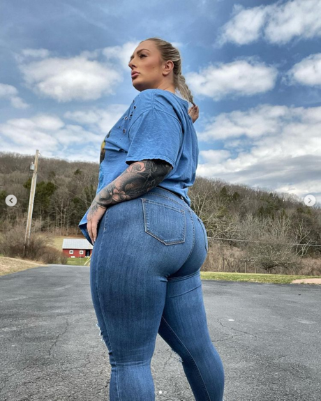 Miss Thick N Tatted 無料のスター 写真