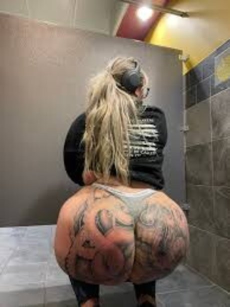 Miss Thick N Tatted セクシーなスター 画像