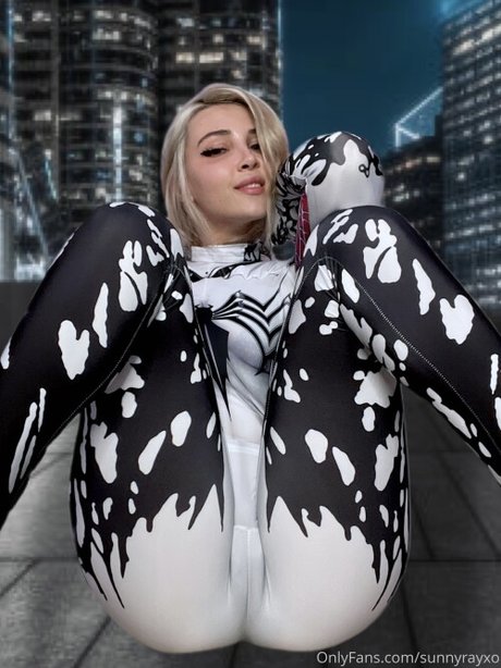 sunnyrayxo ポルノスター 写真