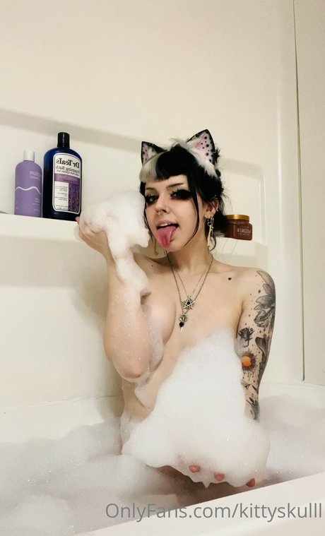 Caroline Carr_ 無料女優 写真