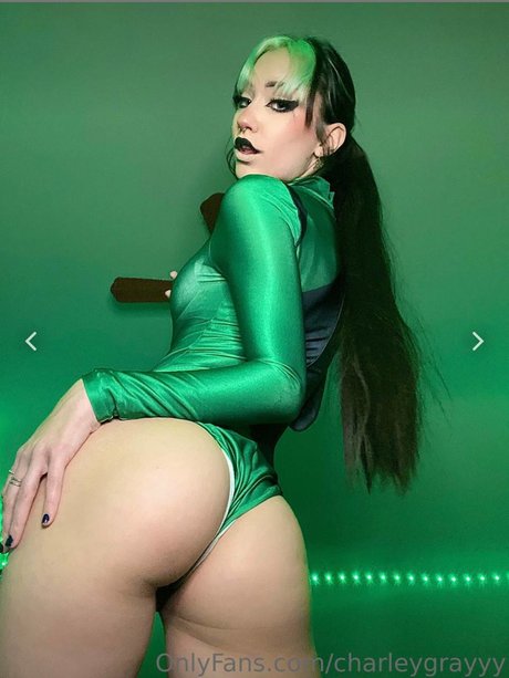 エモオンリーファン ホットセックス 写真