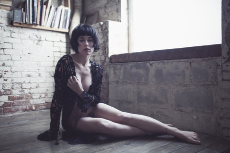 Olive Glass ポルノスター 裸 写真