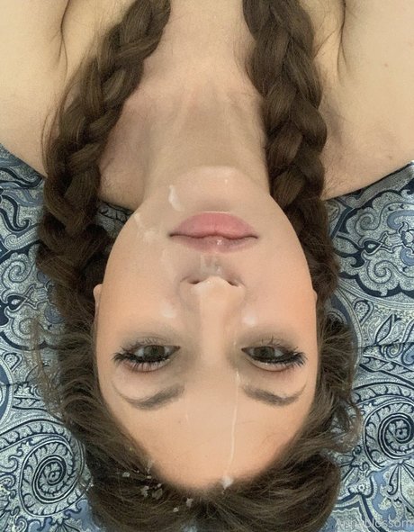 Anna Blossom エロティックモデル 写真