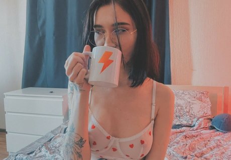 大きな乳首OnlyFans ポルノ 写真