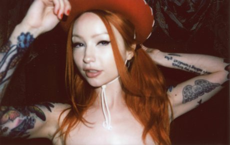 baesuicide 裸の女優 画像