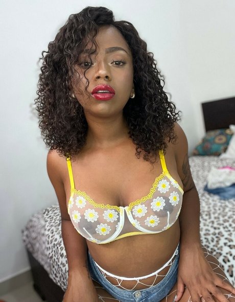 Yuni Nicolee HDモデル 写真