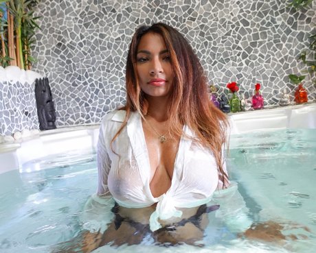 Latika Jha 最高の女優 画像