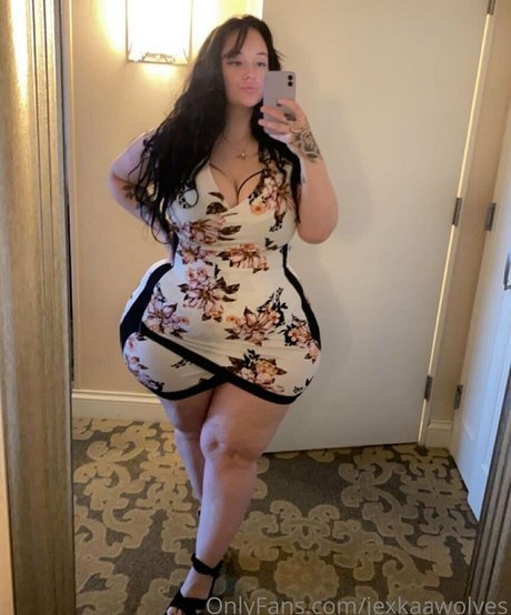 Jexkaa Wolves セクシーモデル 画像