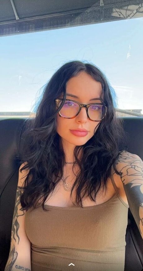 Stormy Summers 無料モデル ギャラリー