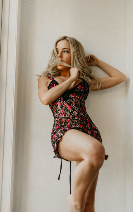 Emma Kotos 美しいポルノスター ギャラリー