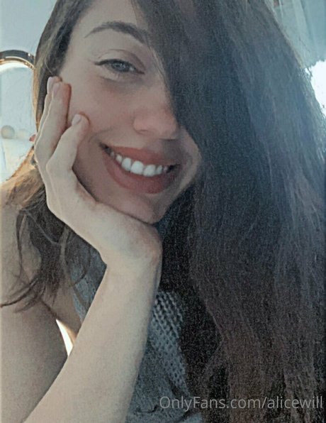 Alicewill エロティックなポルノスター 写真