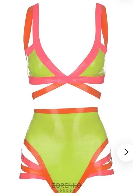 大きな黒い猫OnlyFans 美しいヌード 画像