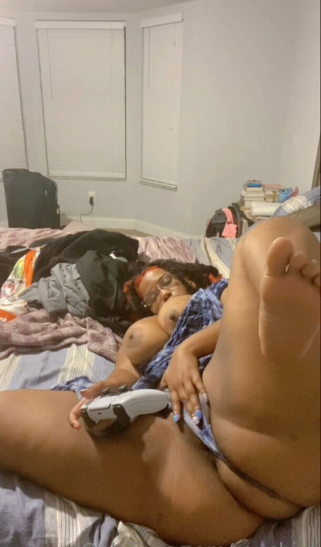 おばあちゃんの巨乳OnlyFans 無料セクシー 画像