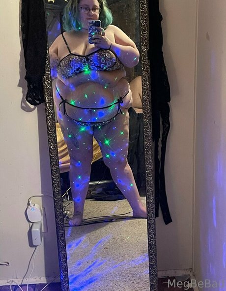 megbebad トップモデル 写真