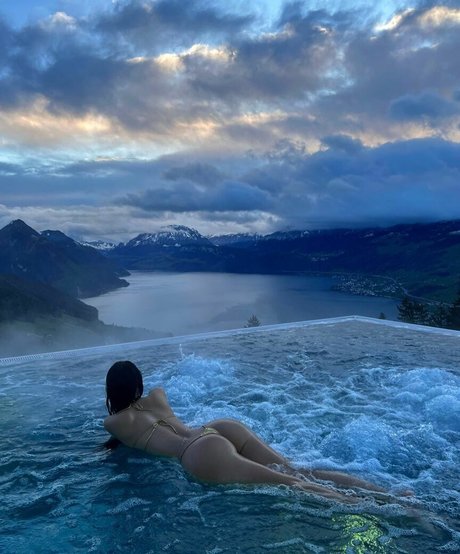 Baek Si Young 裸のポルノスター 写真