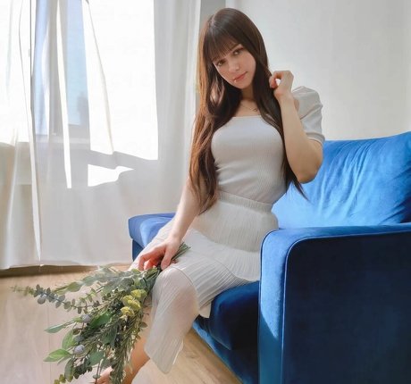 イタリア人熟女OnlyFans アートヌード 画像