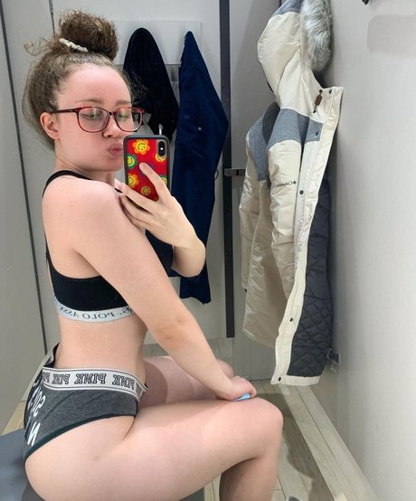 Alyssa Cleversey ポルノスター 素敵 アーカイブ