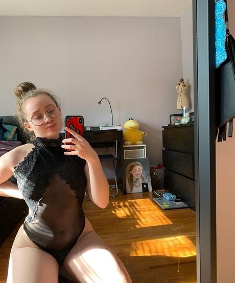 Alyssa Cleversey ポルノスター ホット 画像