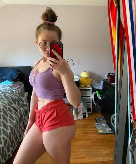 Alyssa Cleversey 可愛い女優 写真