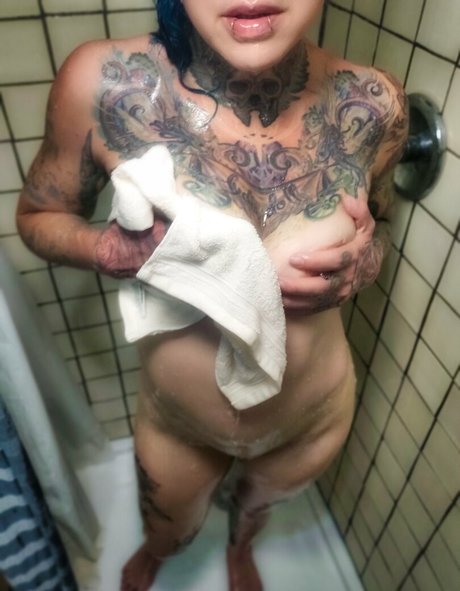 ruby wolff ヌードモデル 画像