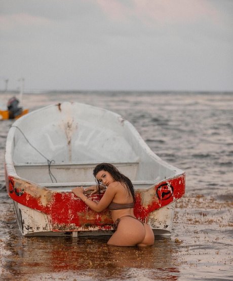 Jesenia Echeverria 限定モデル ギャラリー