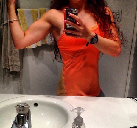 バイセクシャルカップルのOnlyFans エロチック 写真